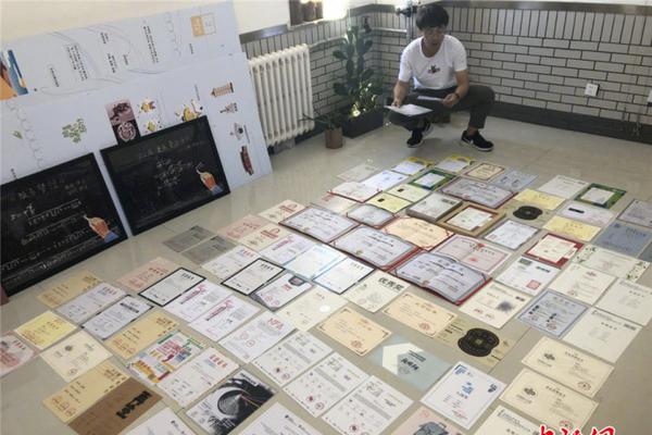习近平:做青年的知心,热心,引路人