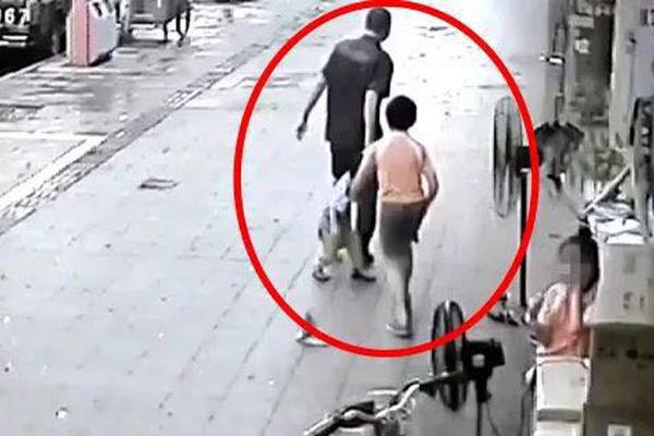 全球唯一能上天的摄影师,把童话搬进现实,惊呆了所有人!_APP后端服务器