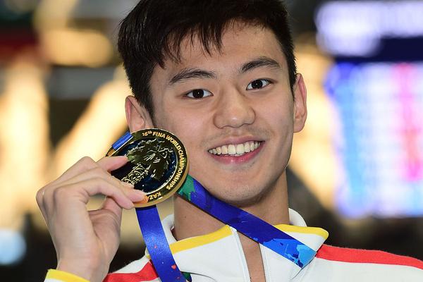 多个网站买虚拟主机还是云服务器_挂机宝租用