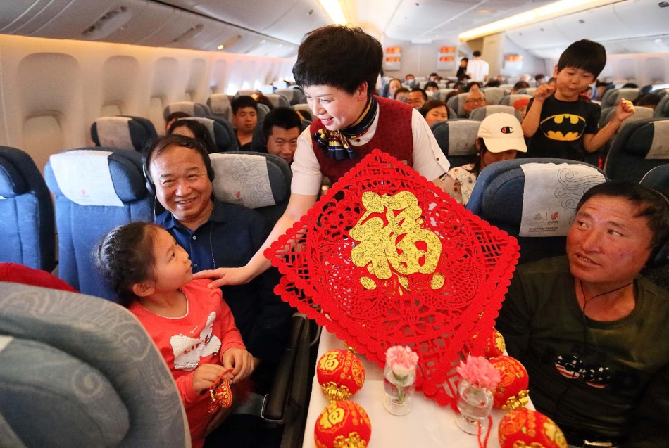 当动物遇到“红发女孩”,那画面很野性,很美丽