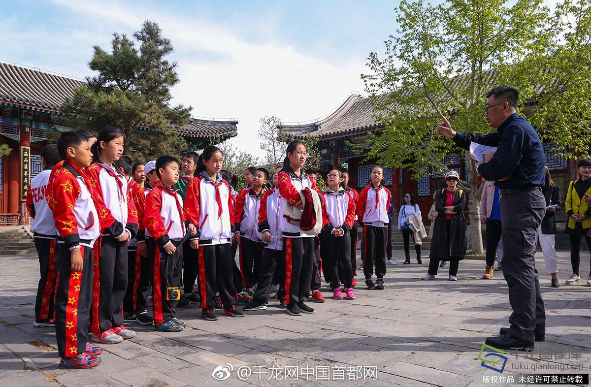 第一个整族脱贫的少数民族