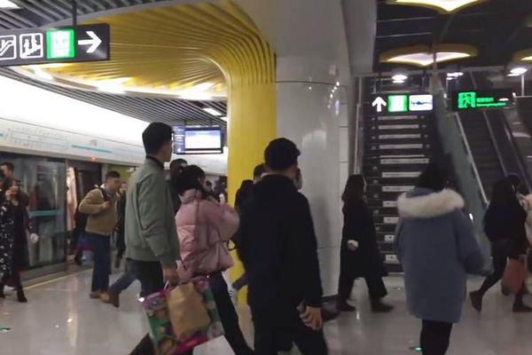 云服务器是购买还是租用_挂机宝缓存