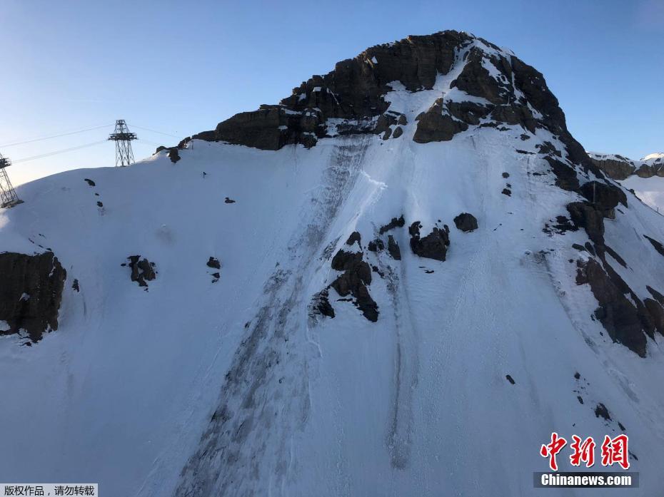 董璇现身机场皮肤细腻光滑_CN2服务器免费试用
