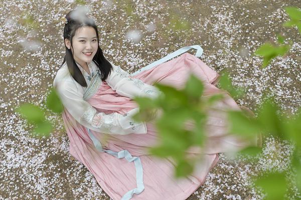 意象江南齐聚中国美术史现代艺术大家作品_CN2服务器晚高峰