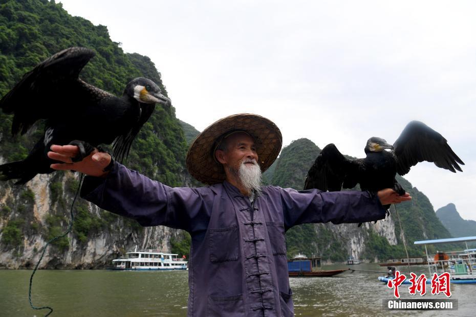GIF:假期,我就想这样虚度时光_CN2服务器晚高峰