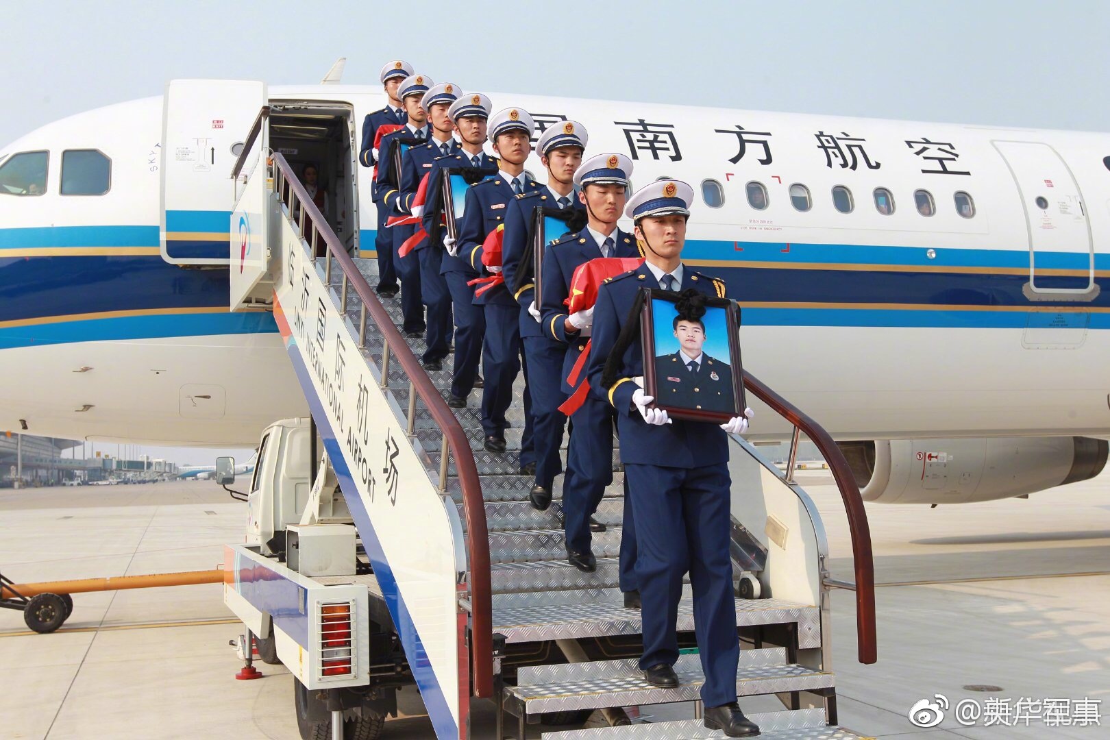 FTP怎么上传到虚拟主机_域名