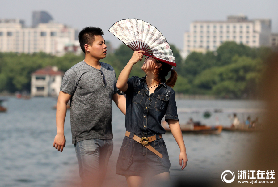 油耗2.9L 吉利缤系挑战最具技术含量的公路_CN2 AI服务器
