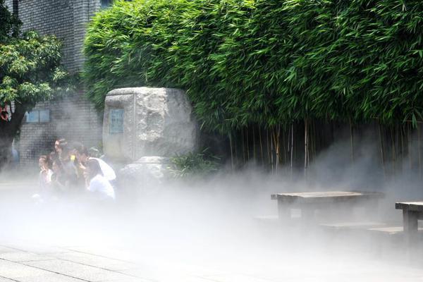 吴怀尧：明星作家榜首富是他_北京云服务器