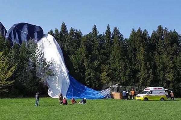 中考模拟卷被“饿了么”广告植入_教育云电脑