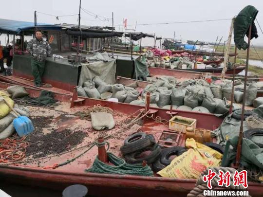为了姐姐,她被迫认个老太监为父_9929实时数据处理