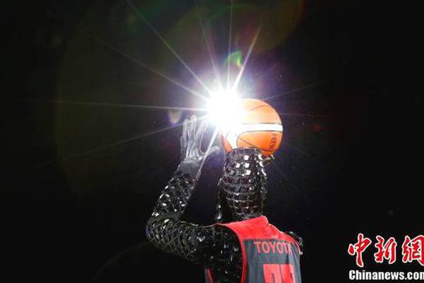 凤凰周刊:如果不靠高考,你该如何体面地出人头..