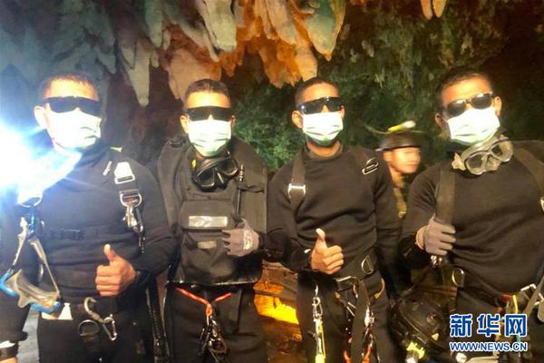 俄登陆舰造了14年 远不及中国071_挂机宝SSD