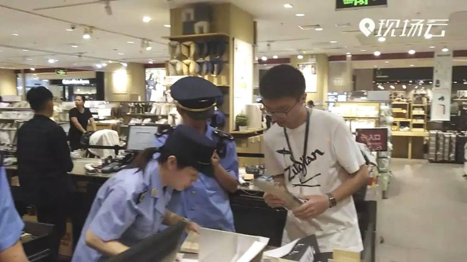 2018-10-20 期VIP相声有新人郭德纲师叔咆哮吐槽德云社嘉宾:郭德纲 张国立