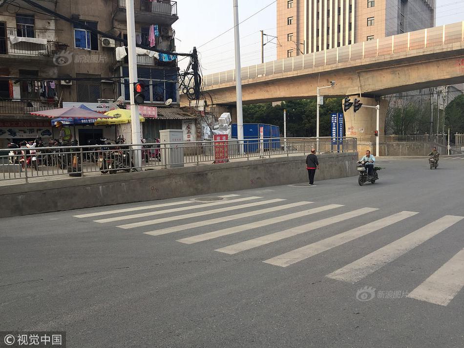 服务员神似《权游》“小恶魔”...
