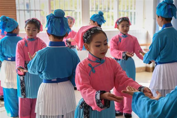 95后乡村教师刘畅:课堂上我是一名新手教师,课堂外我...