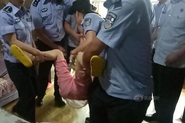 比伯约朋友压马路表情严肃_PC替代