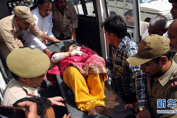 第一个整族脱贫的少数民族