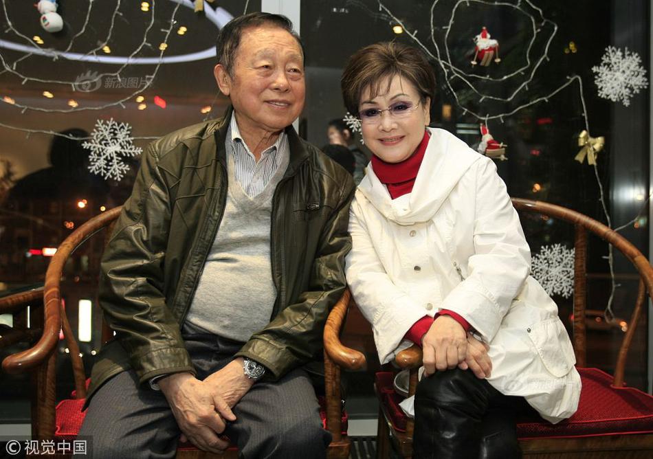 做青年的知心人热心人引路人