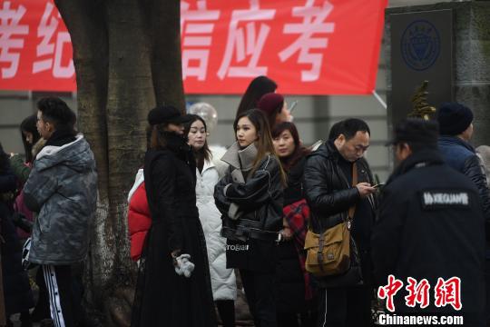 开发者暗藏代码编辑器