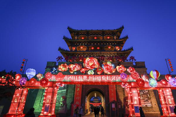 刘涛湿发造型复古摩登感_挂机宝CN2