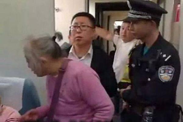 近九成受访私募偏好持股过节_9929低延迟VPS