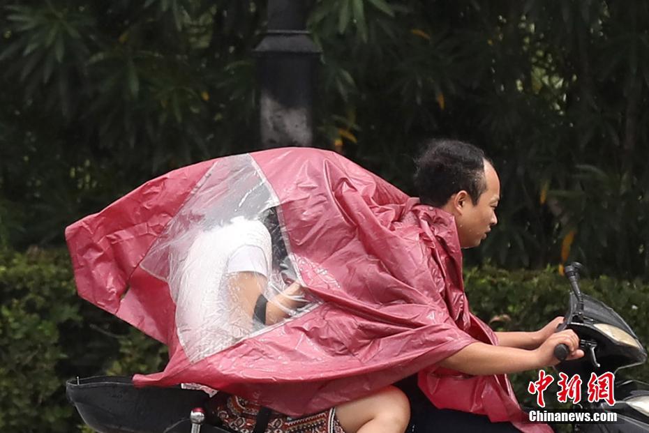 防范俄军!立陶宛陆军使用德制火炮打靶