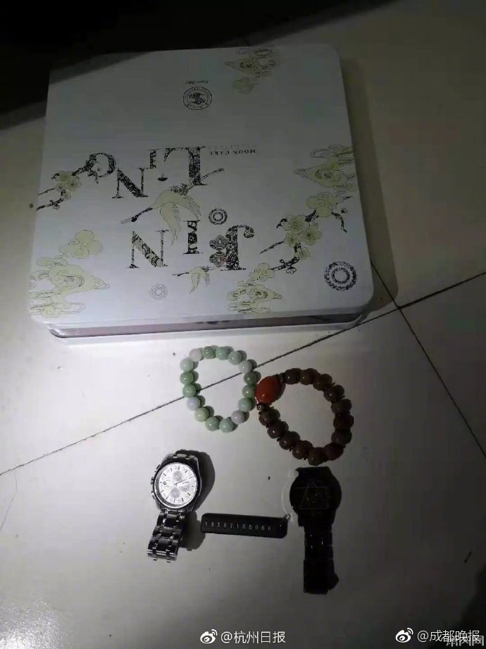 库里手指脱臼!用伤手大血帽!_CN2服务器测评