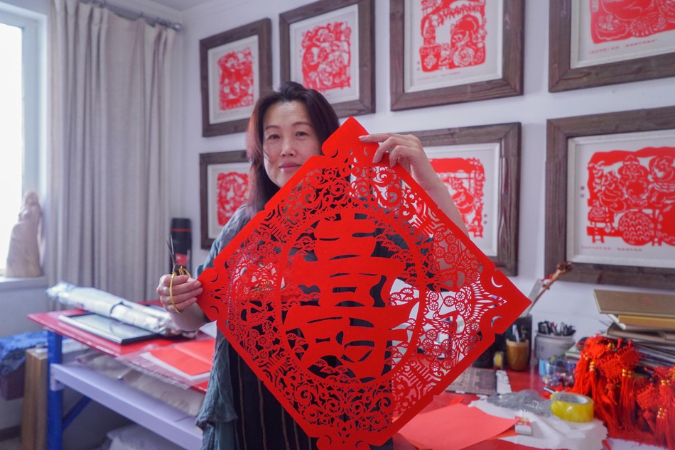 胖女孩也可以很自信 她们在巴黎举办了一场特别的时装秀
