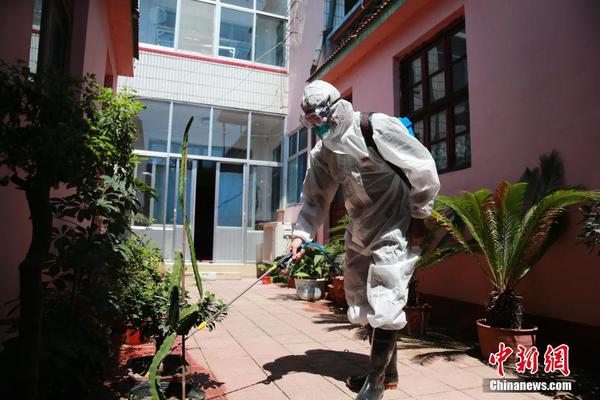 .COM域名多少钱一年
