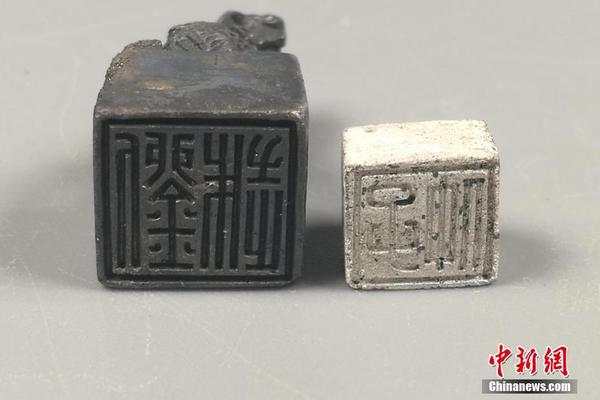 特朗普高调出征迎战希拉里_CN2服务器防御