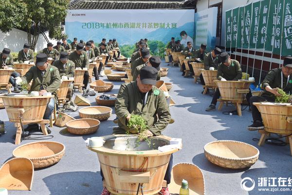 美联社评大师赛|坏天气将伍兹送进领先组 决战小莫