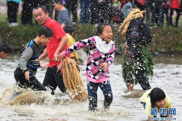 古力娜扎被“黑”了这么多年,如今终于用时间证明了自己_云服务器首购优惠