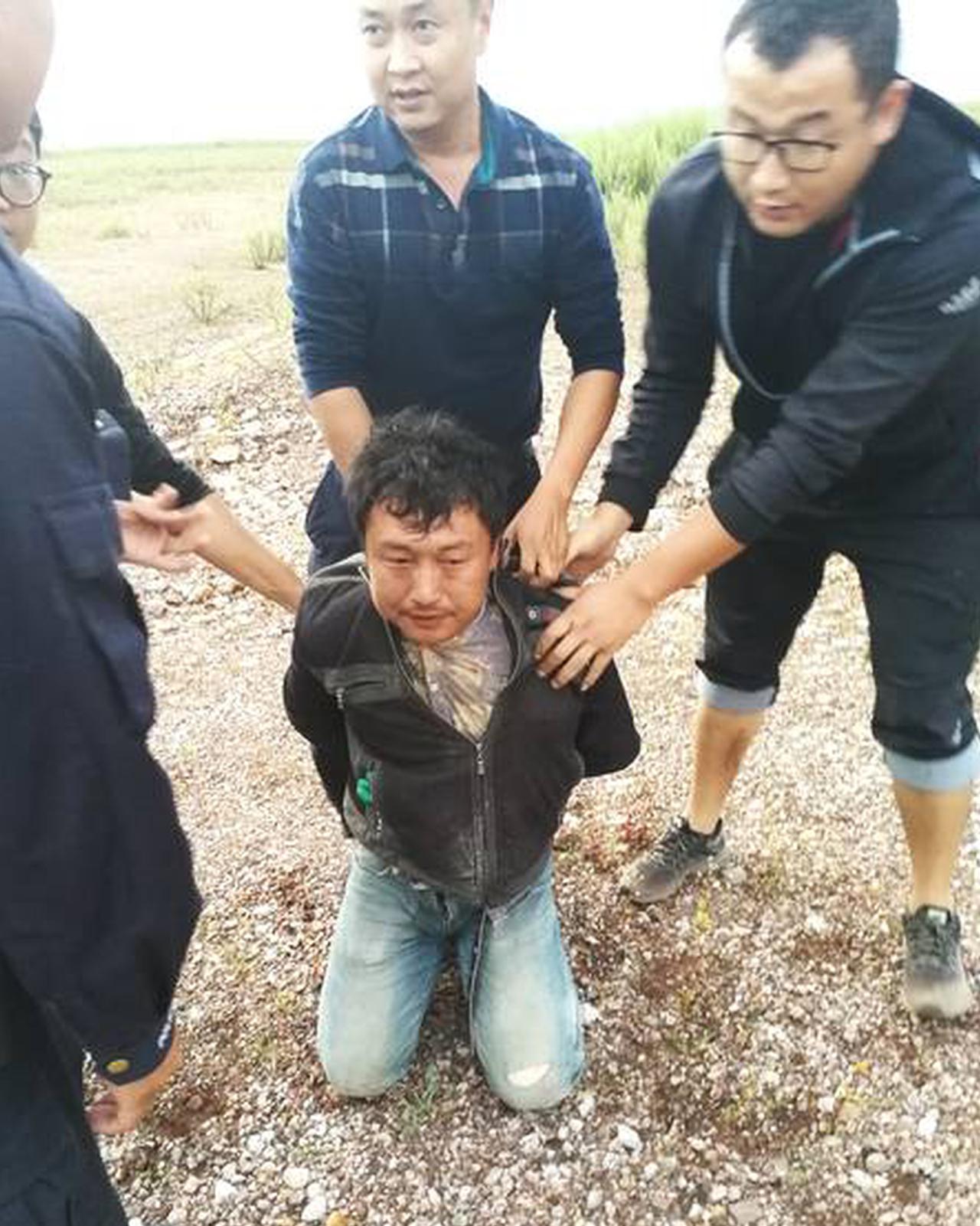 民警遇反抗徒手制服 被刺伤口6公分仍在安慰嫌犯_CN2 GIA线路优势