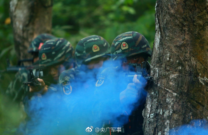 美版王思聪富可敌国 6亿元豪宅专用来约美女