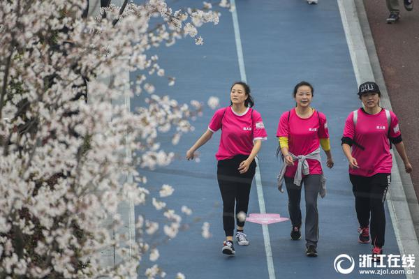 海贼王:对自己最狠的十位角色,其中不仅有海军大将,还有四皇