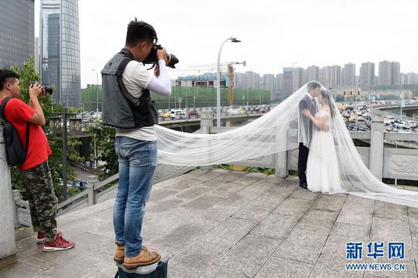 加拿大老人1亿出售阳光别墅 只因搞卫生太痛苦