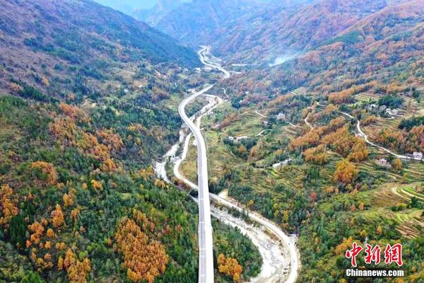 纸上谈兵|不止争议哨!火箭跟勇士都在拆解对手