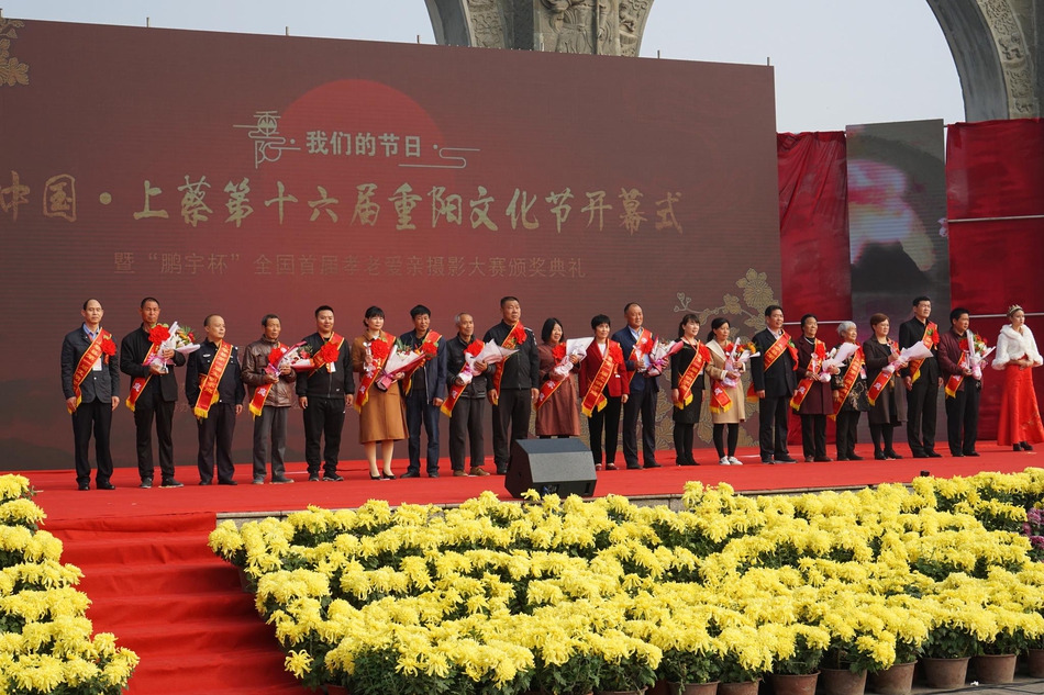 VIP4.3不怕贼惦记吴刚张馨予大漠夺金矿嘉宾:吴刚 张馨予 应采儿