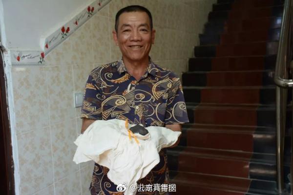网页域名申请_CN2业务服务器