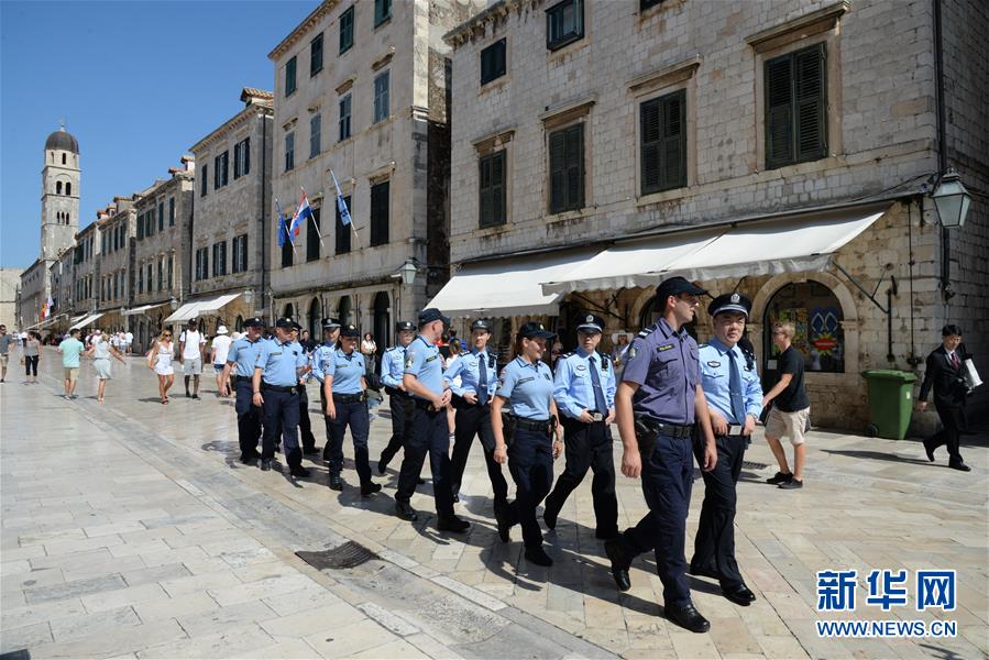 曼德拉狱中画作牢门本周拍卖_云服务器50M带宽