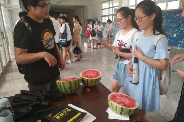 哈登:我们想得到公平 希望裁判用正确方式吹罚_挂机宝美国