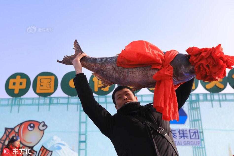 GIF-侯永永送手术刀直塞助攻造点 巴坎布一蹴而就