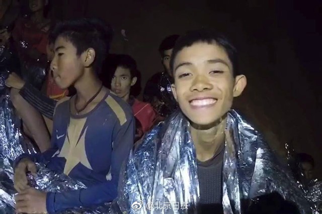 即位大典皇后缺席 女大臣却破天荒去了_云电脑扩容