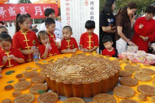 媒体谈"31岁还是个孩子":"巨婴式教育"该洗洗睡了_云电脑托管