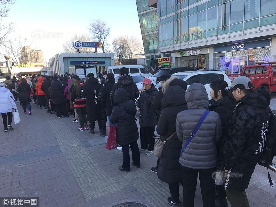 胡杏儿海边穿泳衣孕肚凸显_云服务器试用
