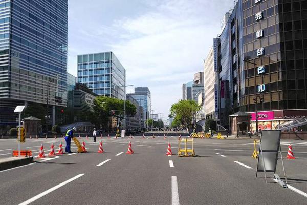 女子玩游戏输了欲跳河 民警:我们也感到不可思议