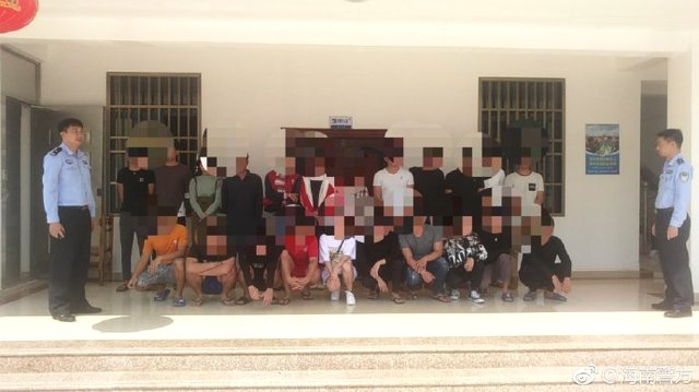 年赚8000万的网红课程背后:他一遍遍录音