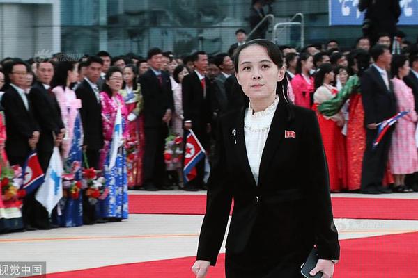 他嚣张到拿仙露漱口,甩帝兵砸人