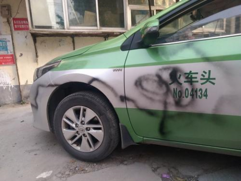 名模吕燕“开火”深圳一公司抄袭 反被诉恶意炒作