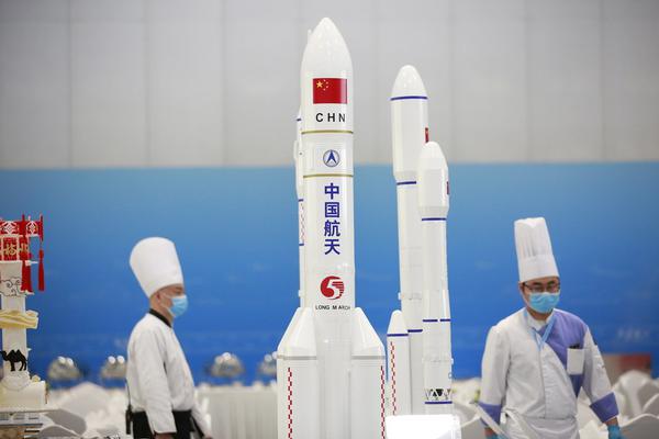 怎么开通域名米铺_云服务器有什么用
